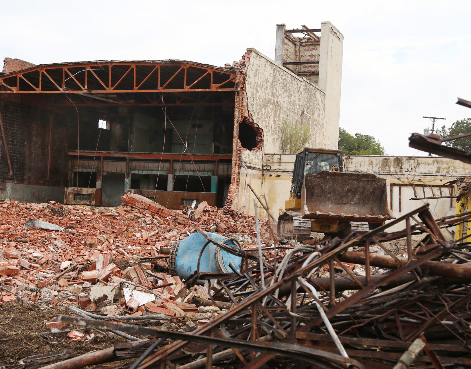 Demolition of 25th Street Theatre